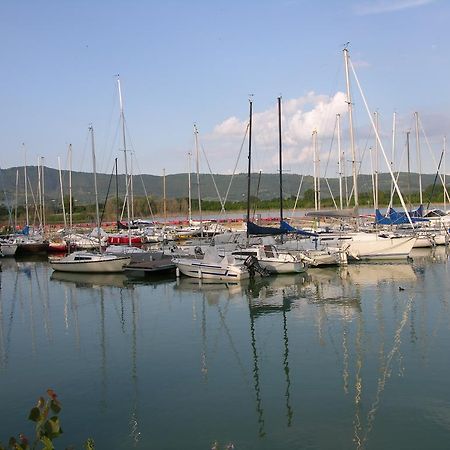 Appartamento Vacanze Magnolia E Glicine Tuoro sul Trasimeno Exterior foto